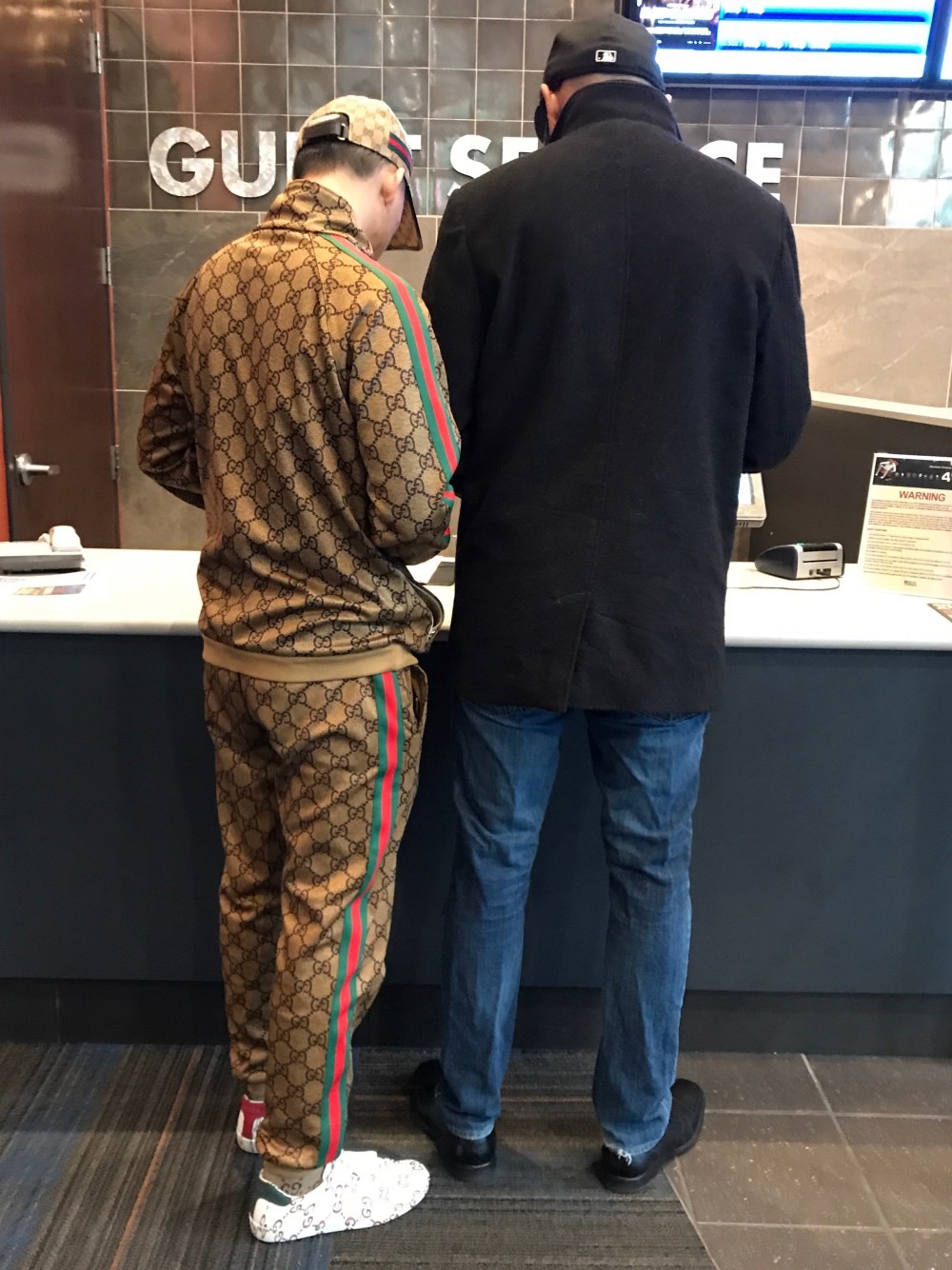 04C3941D-8D3A-4CC4-B59A-E03D1921C3D6