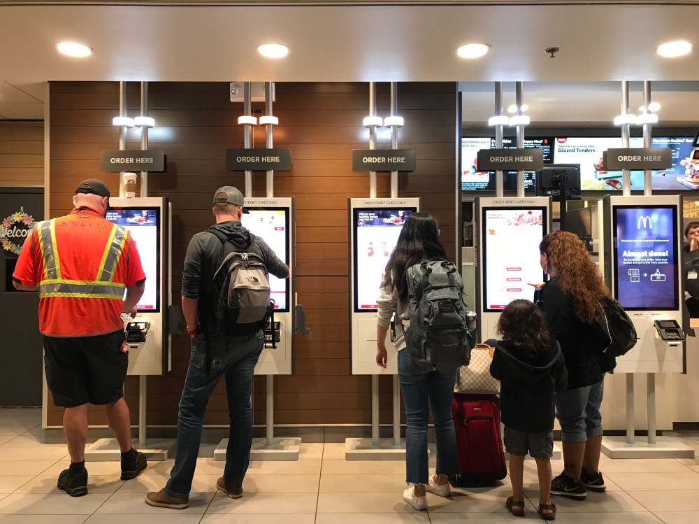 89E5EC5E-E1B7-4B51-BE1E-2D61A1F0A386