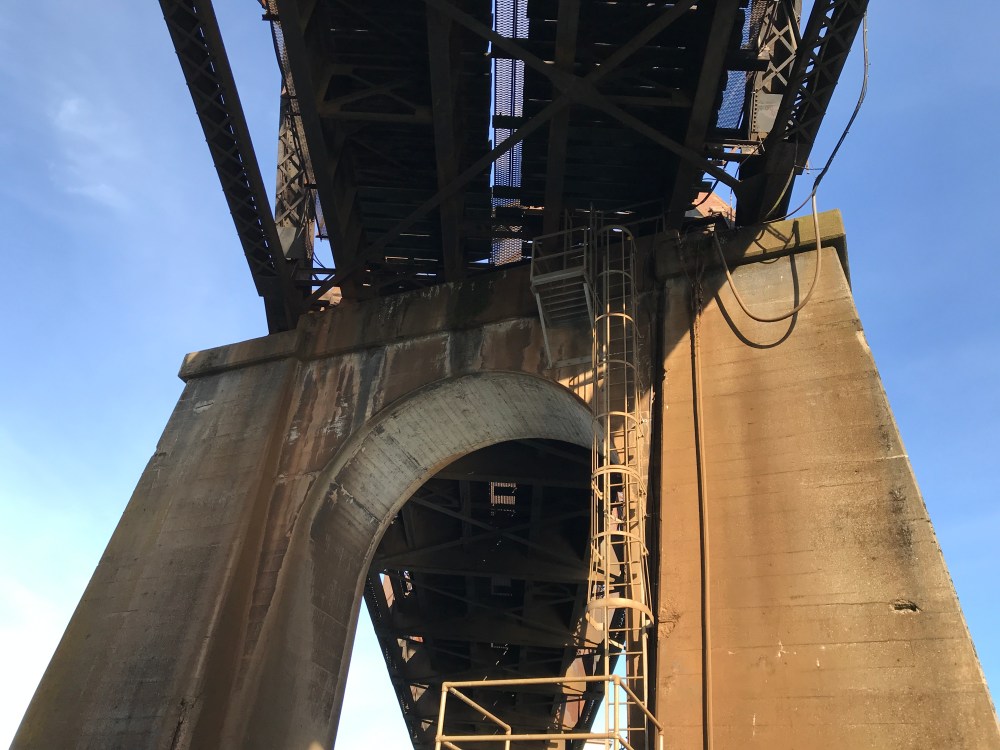 E30BC329-01A4-4330-98D6-16CC3B2614EF